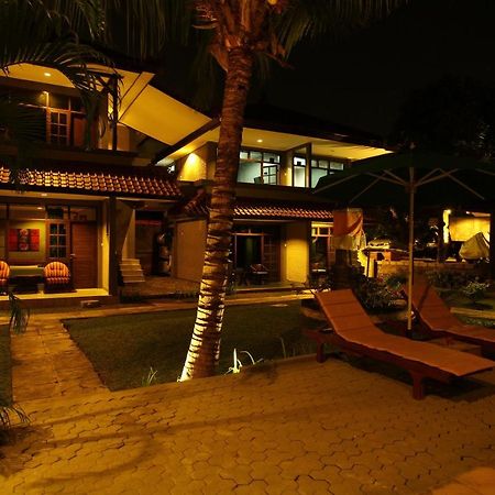Amazing Kuta Hotel Exteriör bild