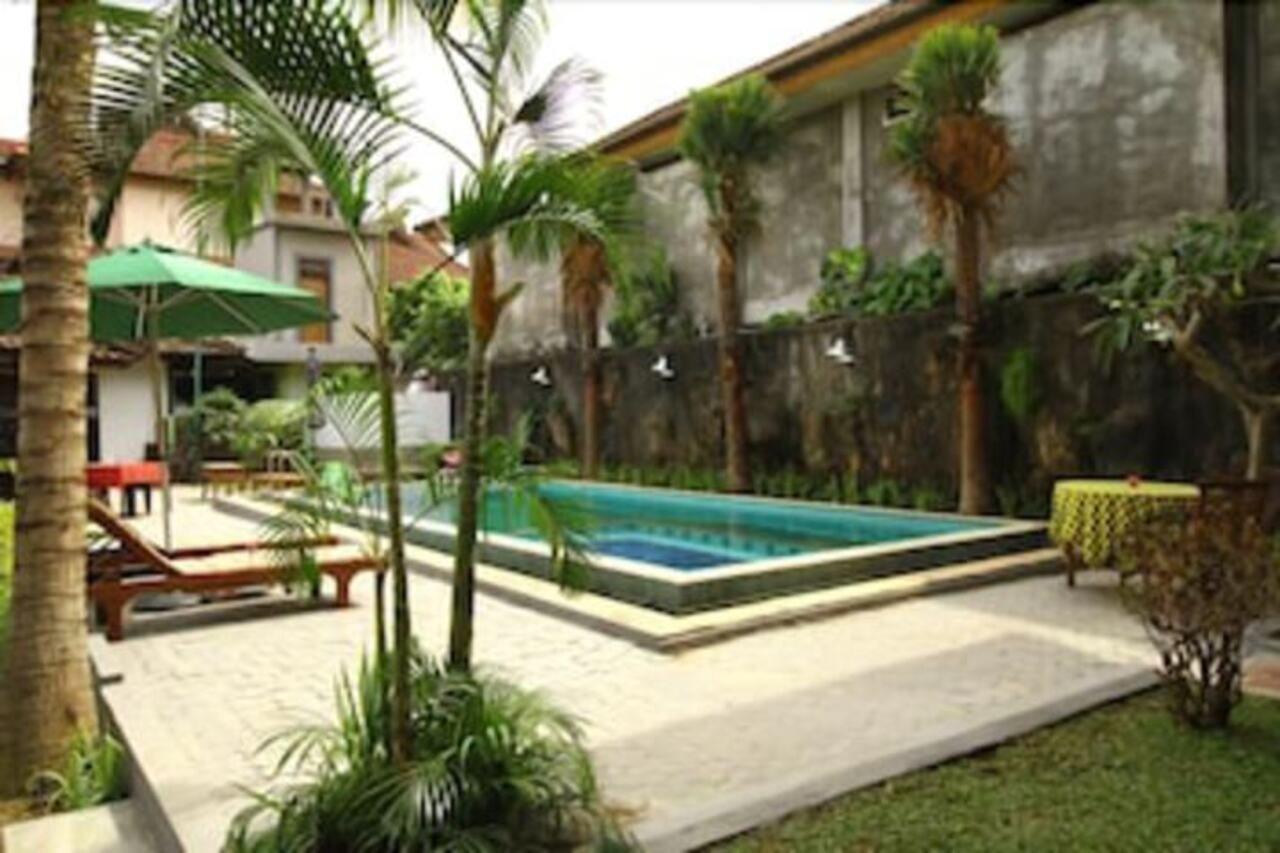 Amazing Kuta Hotel Exteriör bild